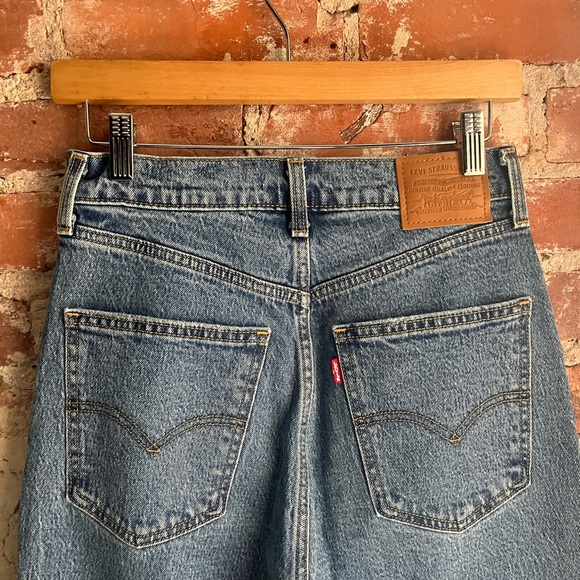 Levi's Premium 70'S High Rise Flare Women’s Jeans - Picture 5 of 8